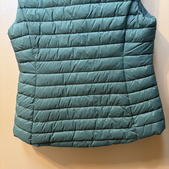 Old Navy Active Puffer Green Water Resistant Full Zip Vest Size M NWT - Picture 8 of 9